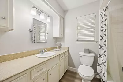 11010 Overbrook Lane, Houston, TX 77042 - Photo 19