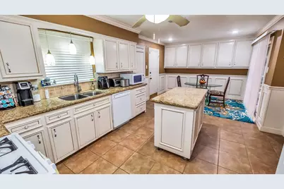 7919 Montglen Drive, Houston, TX 77061 - Photo 21