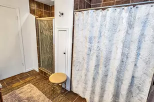 7919 Montglen Dr, Houston, TX 77061 - Photo 13