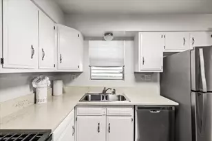 5206 Ave P 1/2, Galveston, TX 77551 - Photo 37