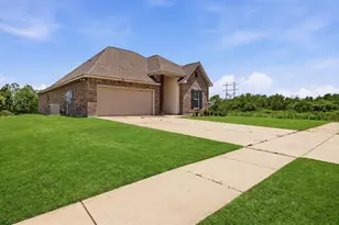 702 Balsa Wood Dr, Orange, TX 77630 - Photo 3