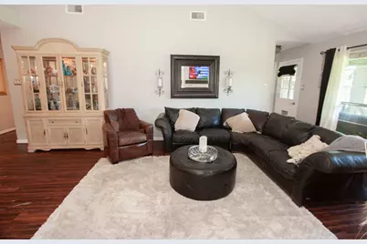2711 Holly Springs Drive, Pearland, TX 77584 - Photo 3