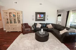 2711 Holly Springs Dr, Pearland, TX 77584 - Photo 3