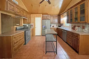 207 Arrowcrest Dr, Brookeland, TX 75931 - Photo 5