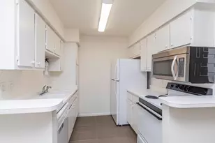 2350 Bering Dr, Houston, TX 77057 - Photo 9