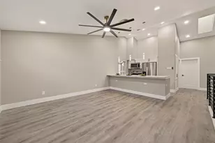 6750 Sands Point Dr, Houston, TX 77074 - Photo 15