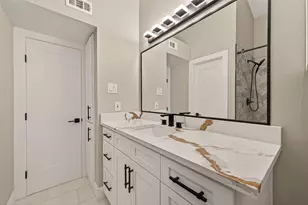 6750 Sands Point Dr, Houston, TX 77074 - Photo 31