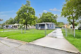 1011 12th 1/2 Street N, Texas City, TX 77590 - Photo 1