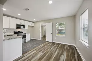 1011 12th 1/2 Street N, Texas City, TX 77590 - Photo 5