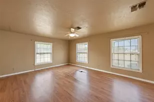 810 Main St, Hempstead, TX 77445 - Photo 17