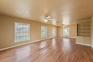 810 Main St, Hempstead, TX 77445 - Photo 17
