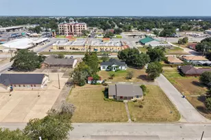 810 Main St, Hempstead, TX 77445 - Photo 7