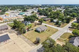 810 Main St, Hempstead, TX 77445 - Photo 29