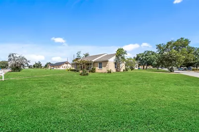 810 Main Street, Hempstead, TX 77445 - Photo 31