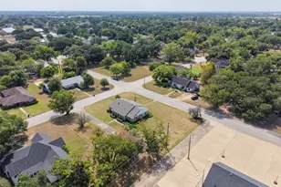 810 Main St, Hempstead, TX 77445 - Photo 31