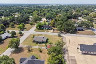 810 Main St, Hempstead, TX 77445 - Photo 5