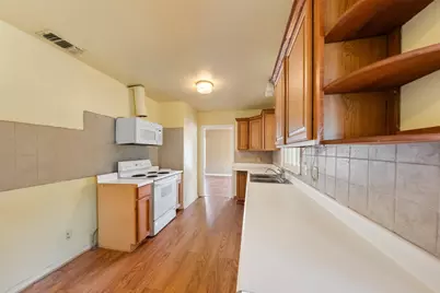 810 Main Street, Hempstead, TX 77445 - Photo 13
