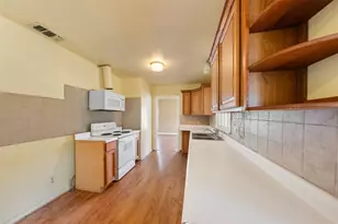810 Main St, Hempstead, TX 77445 - Photo 13
