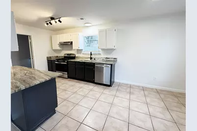 918 Bolton Court, Tomball, TX 77375 - Photo 5