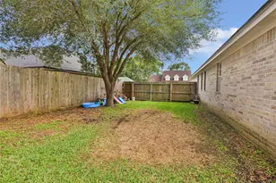 210 Regal Ln, Liberty, TX 77575 - Photo 11