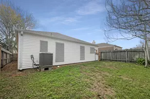 44 Campeche Cir, Galveston, TX 77554 - Photo 5