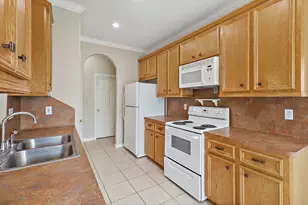 10 Hickory Ln, Dayton, TX 77535 - Photo 9