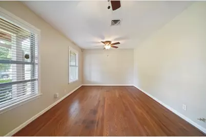 9802 Cedardale Drive, Houston, TX 77055 - Photo 5