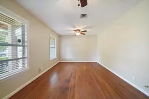 9802 Cedardale Dr, Houston, TX 77055 - Photo 5