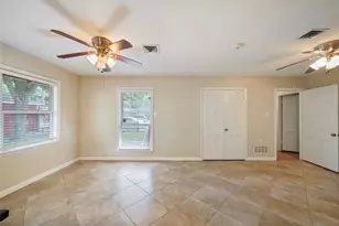 9802 Cedardale Dr, Houston, TX 77055 - Photo 7