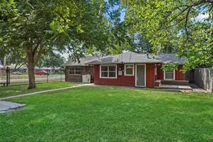 9802 Cedardale Dr, Houston, TX 77055 - Photo 19