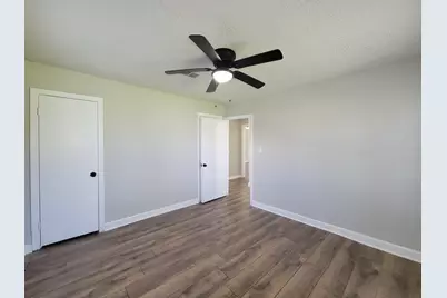 5815 Southseas Street, Houston, TX 77033 - Photo 15