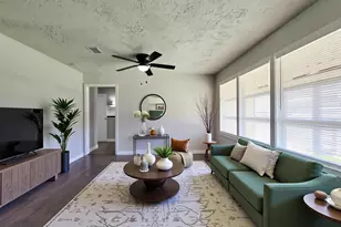 5815 Southseas St, Houston, TX 77033 - Photo 3