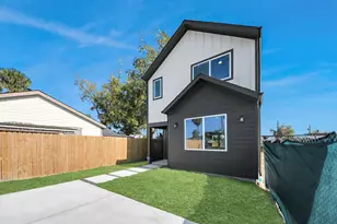 5722 Horton St, Houston, TX 77026 - Photo 3