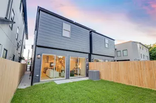 1634 Castle Ct, Houston, TX 77006 - Photo 41