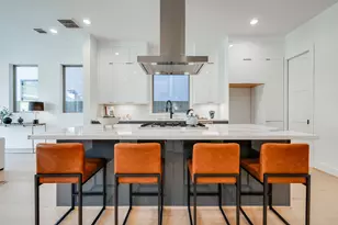 1634 Castle Ct, Houston, TX 77006 - Photo 3