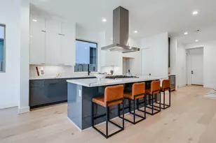 1634 Castle Ct, Houston, TX 77006 - Photo 7