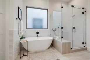 1634 Castle Ct, Houston, TX 77006 - Photo 27