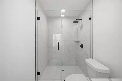 801 E 32nd 1/2 Street, Houston, TX 77022 - Photo 17