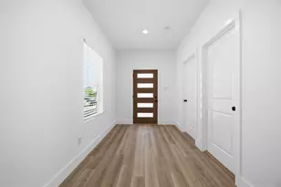 801 E 32nd 1/2 St, Houston, TX 77022 - Photo 5