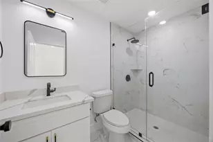 801 E 32nd 1/2 St, Houston, TX 77022 - Photo 23