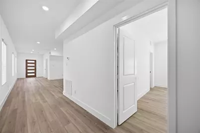 801 E 32nd 1/2 Street, Houston, TX 77022 - Photo 15