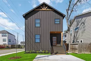 801 E 32nd 1/2 St, Houston, TX 77022 - Photo 3