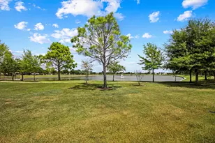 5623 Cinnamon Lake Dr, Baytown, TX 77521 - Photo 17