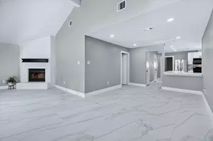 23 Summer Crest Cir, The Woodlands, TX 77381 - Photo 7