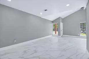 23 Summer Crest Cir, The Woodlands, TX 77381 - Photo 5