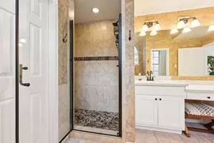2202 Castle Bay Dr, League City, TX 77573 - Photo 29