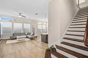 1415 Devonshire Manor Ln, Houston, TX 77055 - Photo 7