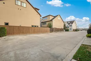 1415 Devonshire Manor Ln, Houston, TX 77055 - Photo 47