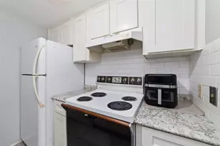 7520 Hornwood Dr 207W, Houston, TX 77036 - Photo 11