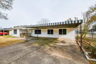 919 Forest Oaks Dr, Houston, TX 77017 - Photo 1